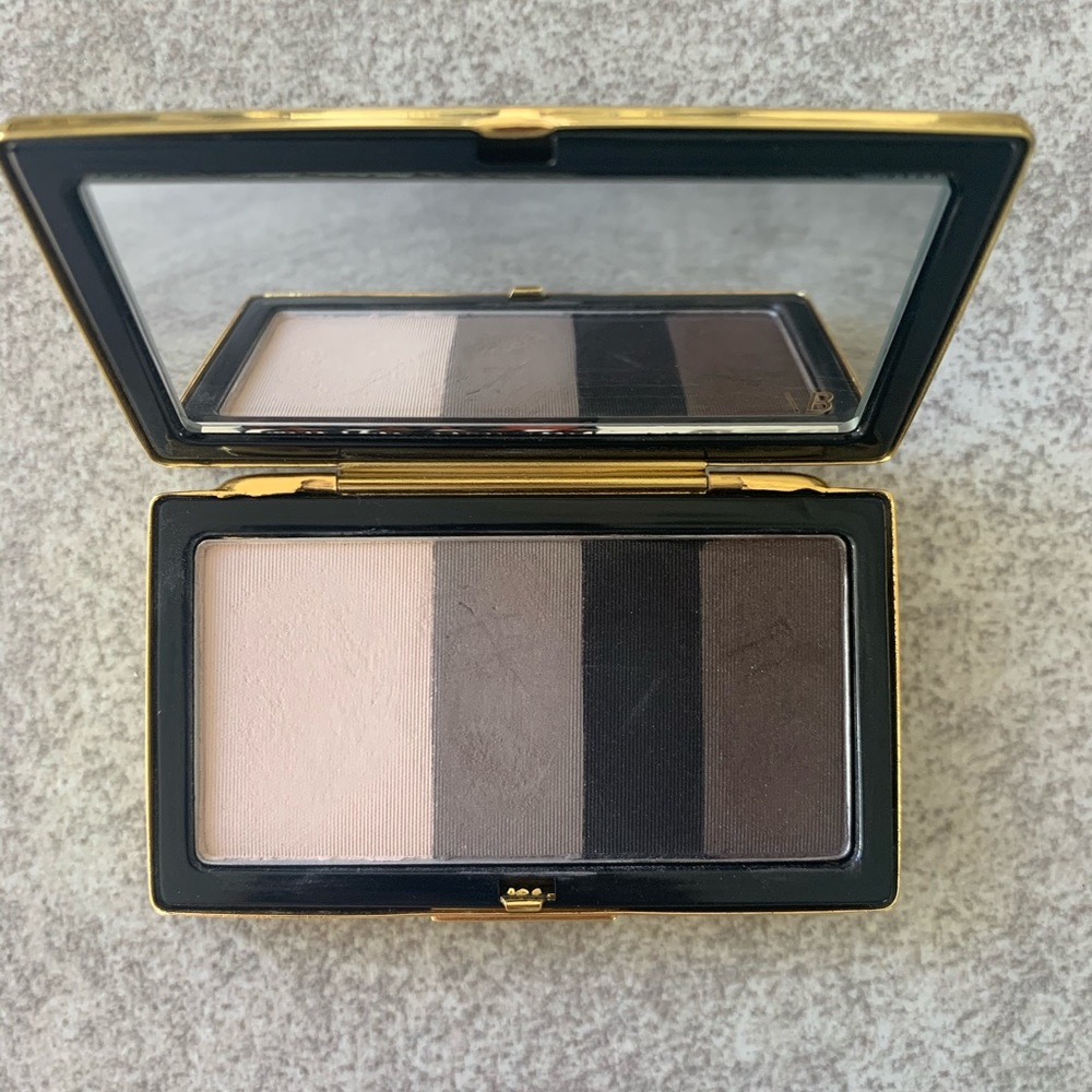 Victoria Beckham Eyeshadow palette in Tuxedo